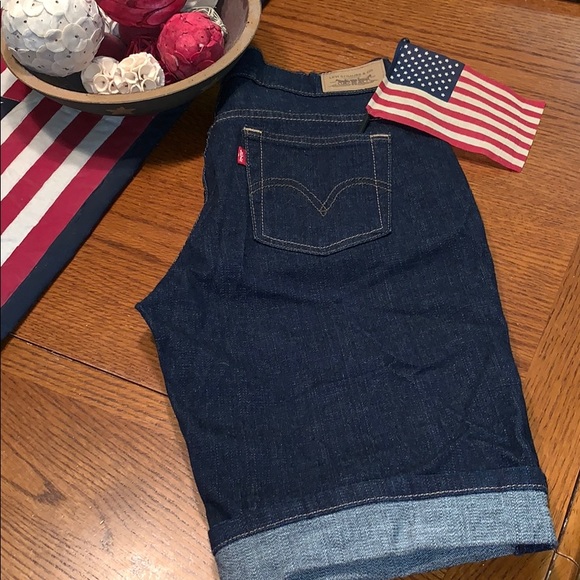 Levi's Pants - LIKE🆕! LEVI’S 515 Bermuda SHORTS❤️🐎